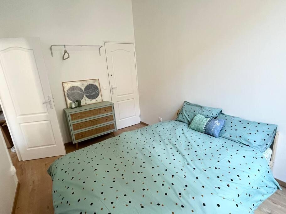 Pleasant 3-Bedroom Flat In The Center Of Марсель Экстерьер фото